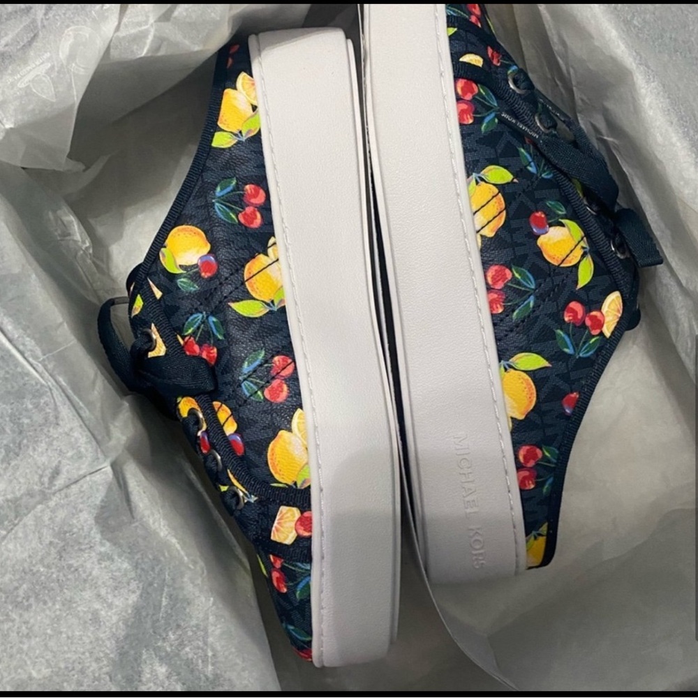 ❣️MK slip on❣️ - Picture 3 of 3